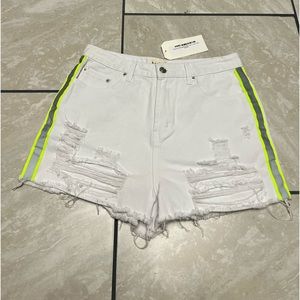 b original by shoe fly Women’s destroyed stripe ribbon denim white shorts size L